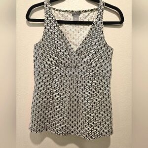 NEW/No Tags-Ann Taylor Petites SIZE MP Black/Soft White Sleeveless Top!